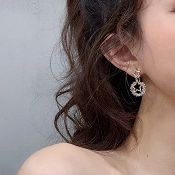 Star ⭐️ Crystals Drop Earrings - Picture 3 of 5